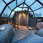 Hotel Arctic Snowhotel & Glass Igloos 3*