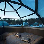 Arctic Snowhotel & Glass Igloos Hotel Sinettä