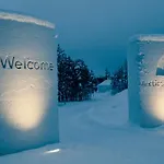 Hotel Arctic Snowhotel & Glass Igloos