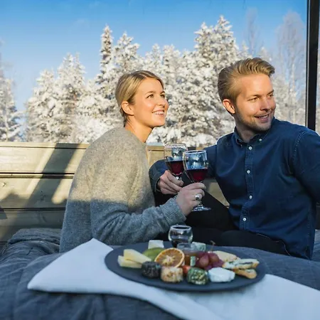 Ξενοδοχείο Arctic Snowhotel & Glass Igloos 3*