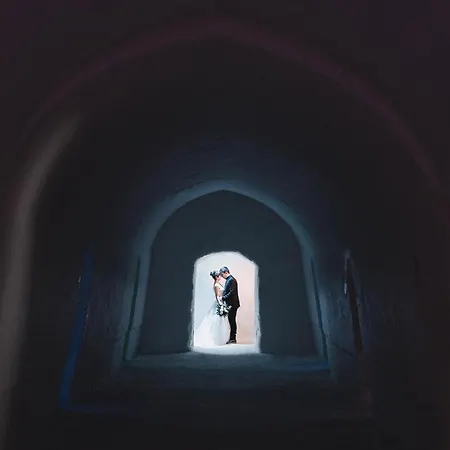 Arctic Snowhotel & Glass Igloos Sinettä