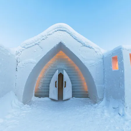 Arctic Snowhotel & Glass Igloos Hotel 3*