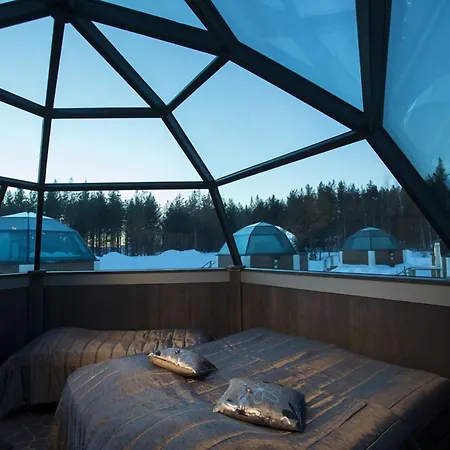 Arctic Snowhotel & Glass Igloos Hotell Sinettä