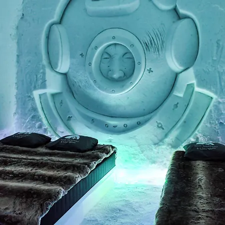 Arctic Snowhotel & Glass Igloos 3*