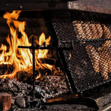 Arctic Snowhotel & Glass Igloos ホテル シニータ