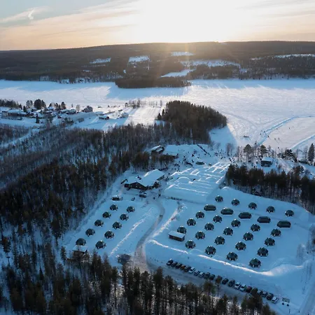 Arctic Snowhotel & Glass Igloos 3* Sinettä