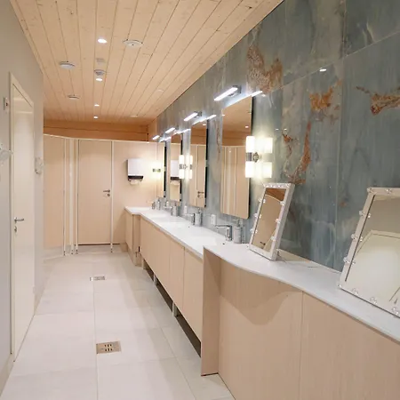 Arctic Snowhotel & Glass Igloos Hotel 3*