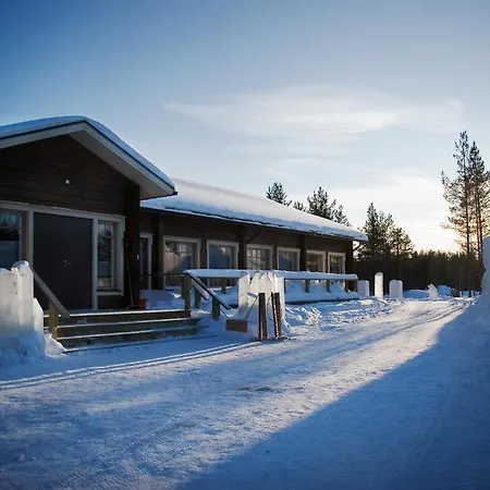 Hotel Arctic Snowhotel & Glass Igloos 3*