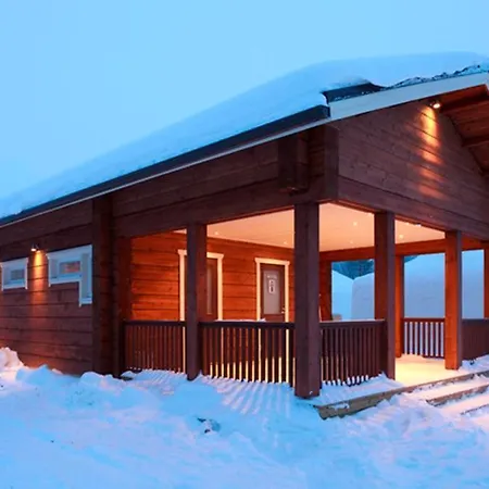 Arctic Snowhotel & Glass Igloos ホテル