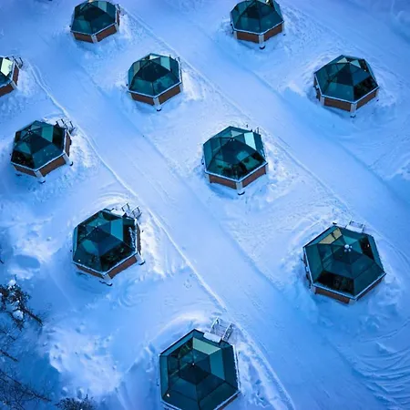 Arctic Snowhotel & Glass Igloos Sinettä