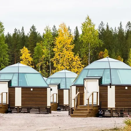 Arctic Snowhotel & Glass Igloos Sinettä