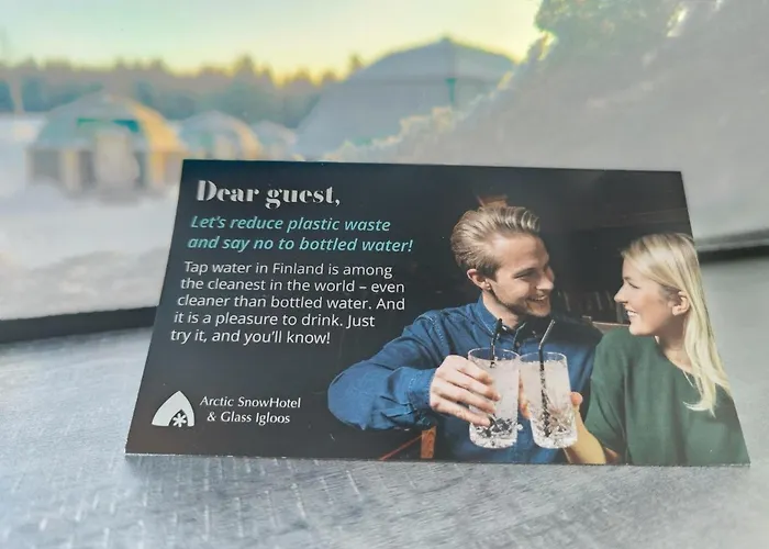 Arctic Snowhotel & Glass Igloos Hotel Sinettä