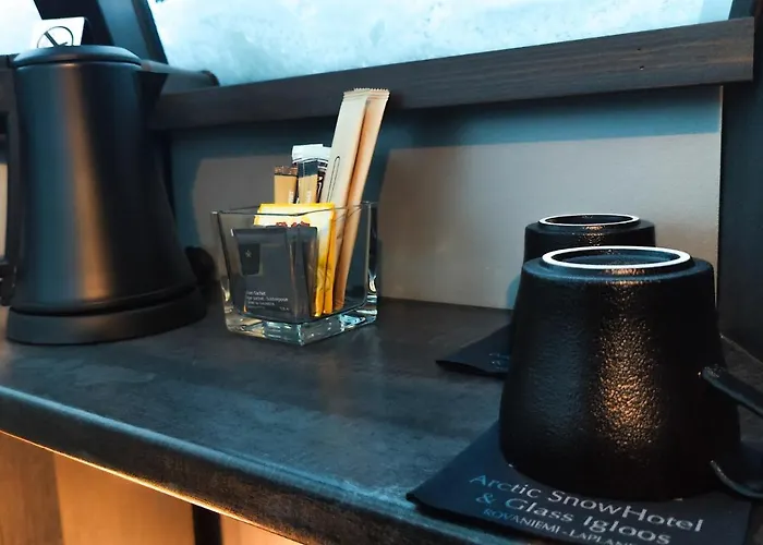 Hotel Arctic Snowhotel & Glass Igloos Sinettä