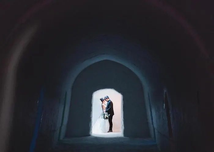 Arctic Snowhotel & Glass Igloos Sinettä