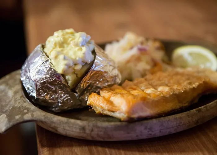 Arctic Snowhotel & Glass Igloos فندق 3*