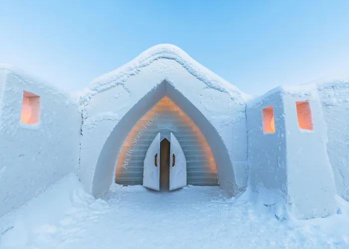 Arctic Snowhotel & Glass Igloos Hotel 3*