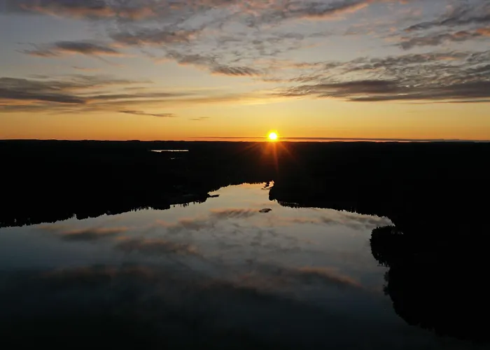 Hotel Arctic Snowhotel & Glass Igloos 3*