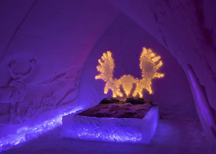 Arctic Snowhotel & Glass Igloos Hotel 3*