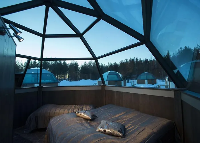 Arctic Snowhotel & Glass Igloos Hotel Sinettä