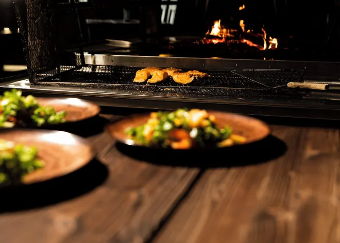 Arctic Snowhotel & Glass Igloos 3* Sinettä