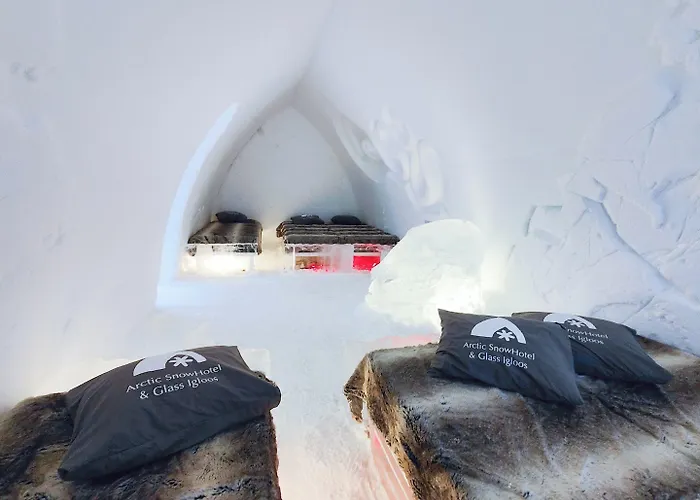 Arctic Snowhotel & Glass Igloos 3*