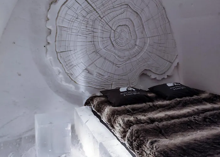 Hotel Arctic Snowhotel & Glass Igloos