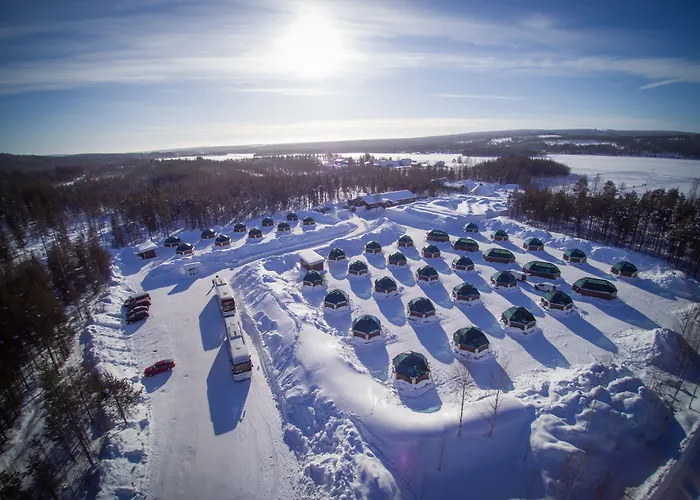 فندق Arctic Snowhotel & Glass Igloos