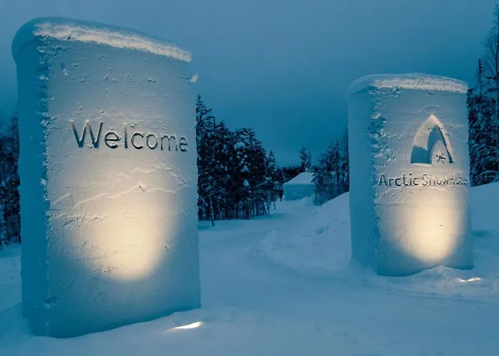 فندق Arctic Snowhotel & Glass Igloos