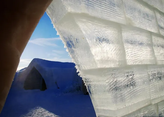 Arctic Snowhotel & Glass Igloos 3*