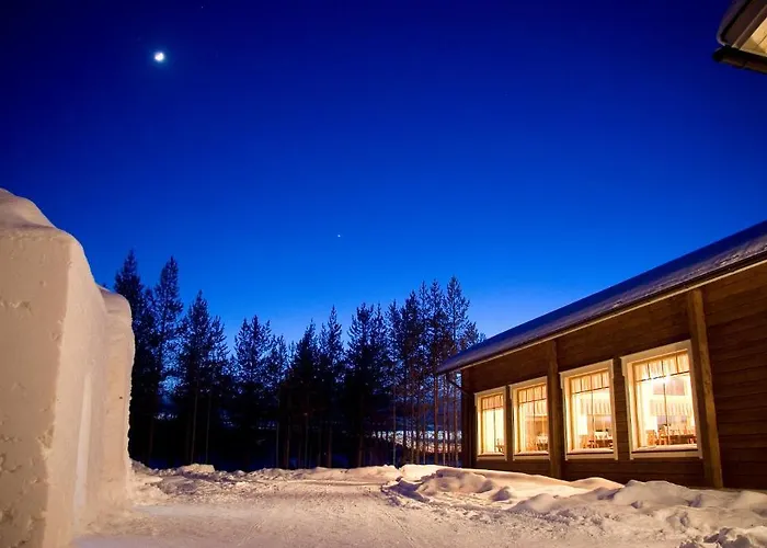 Arctic Snowhotel & Glass Igloos فندق Sinettä