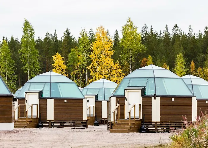 Arctic Snowhotel & Glass Igloos Sinettä